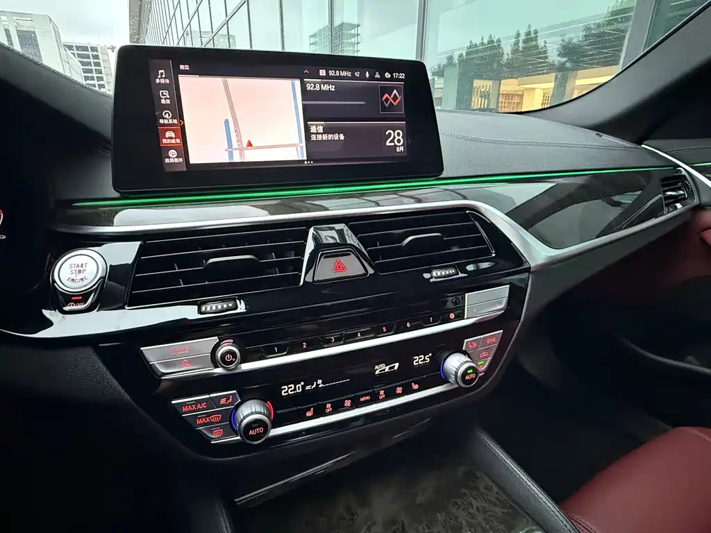 BMW 5 Series — миниатюра 10