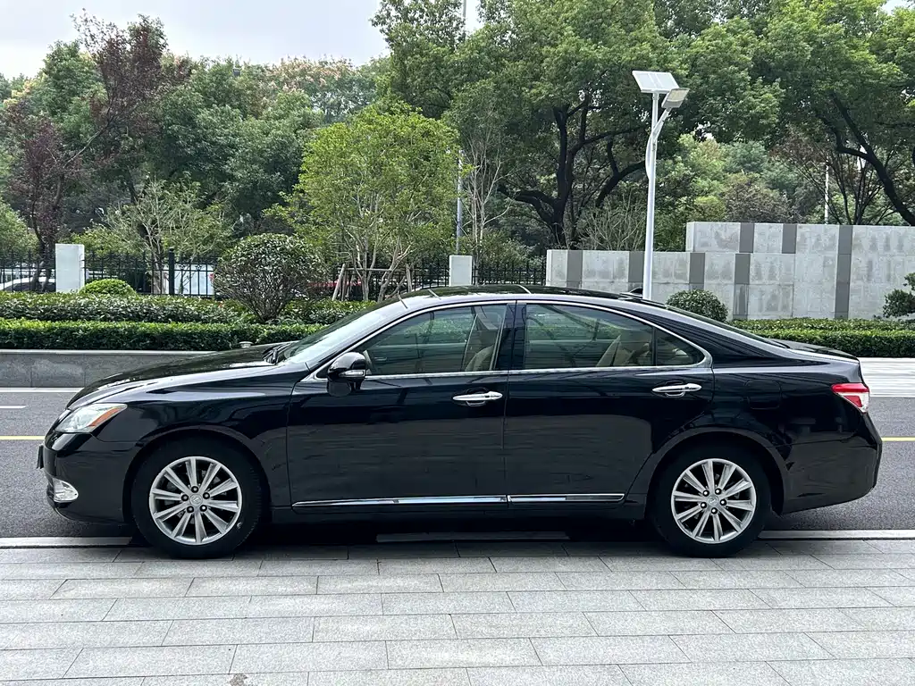 Lexus ES — миниатюра 2