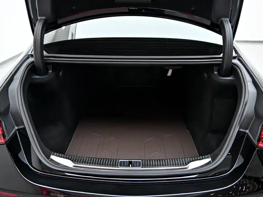 Mercedes-Benz S-Class — миниатюра 37