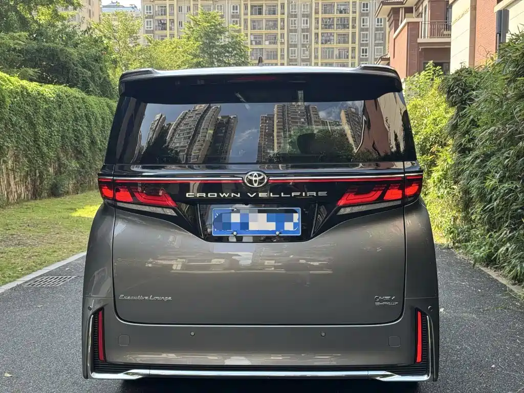 Toyota Vellfire — миниатюра 4