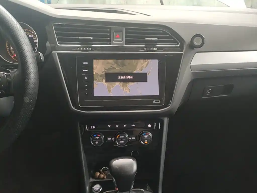 Volkswagen Tiguan L — миниатюра 13