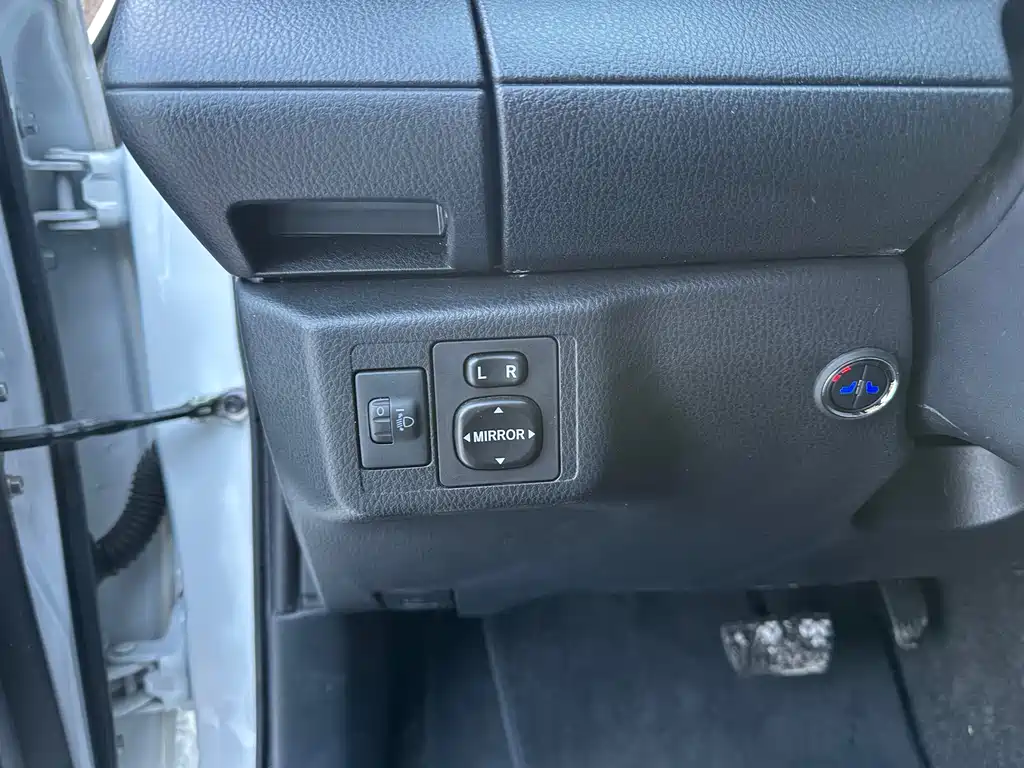 TOYOTA YARIS L ZHIXUAN