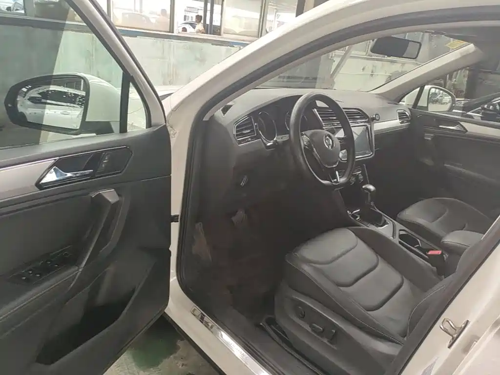 Volkswagen Tiguan L — миниатюра 16