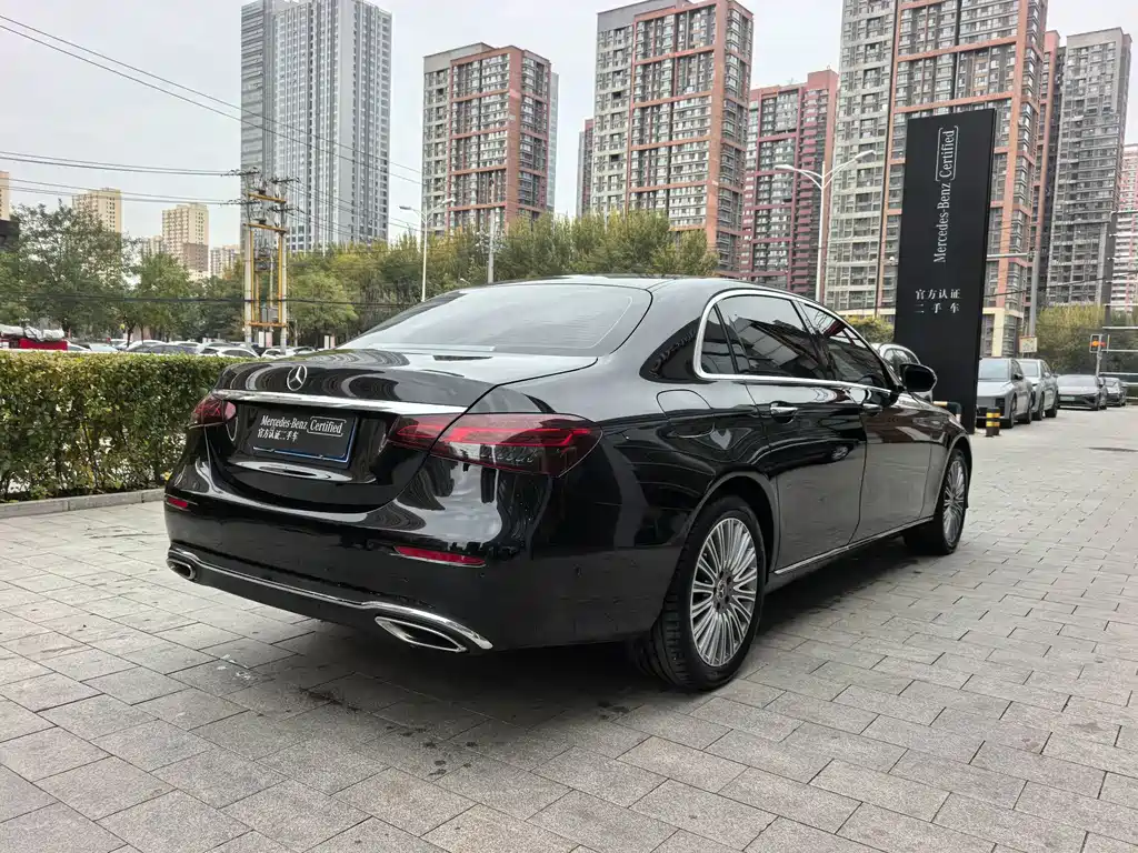 Mercedes-Benz E-Class — миниатюра 12