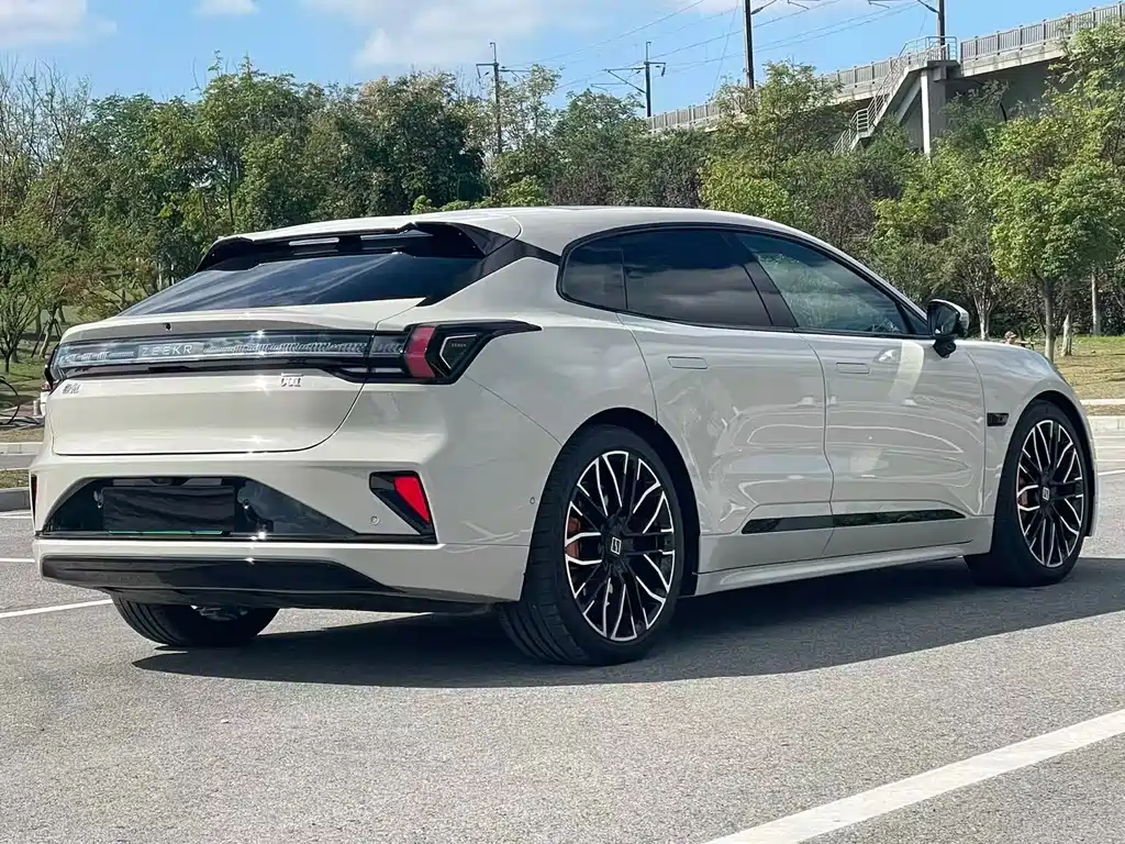 ZEEKR EXTREME KRYPTON 001