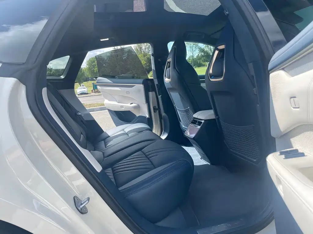 ZEEKR EXTREME KRYPTON 001