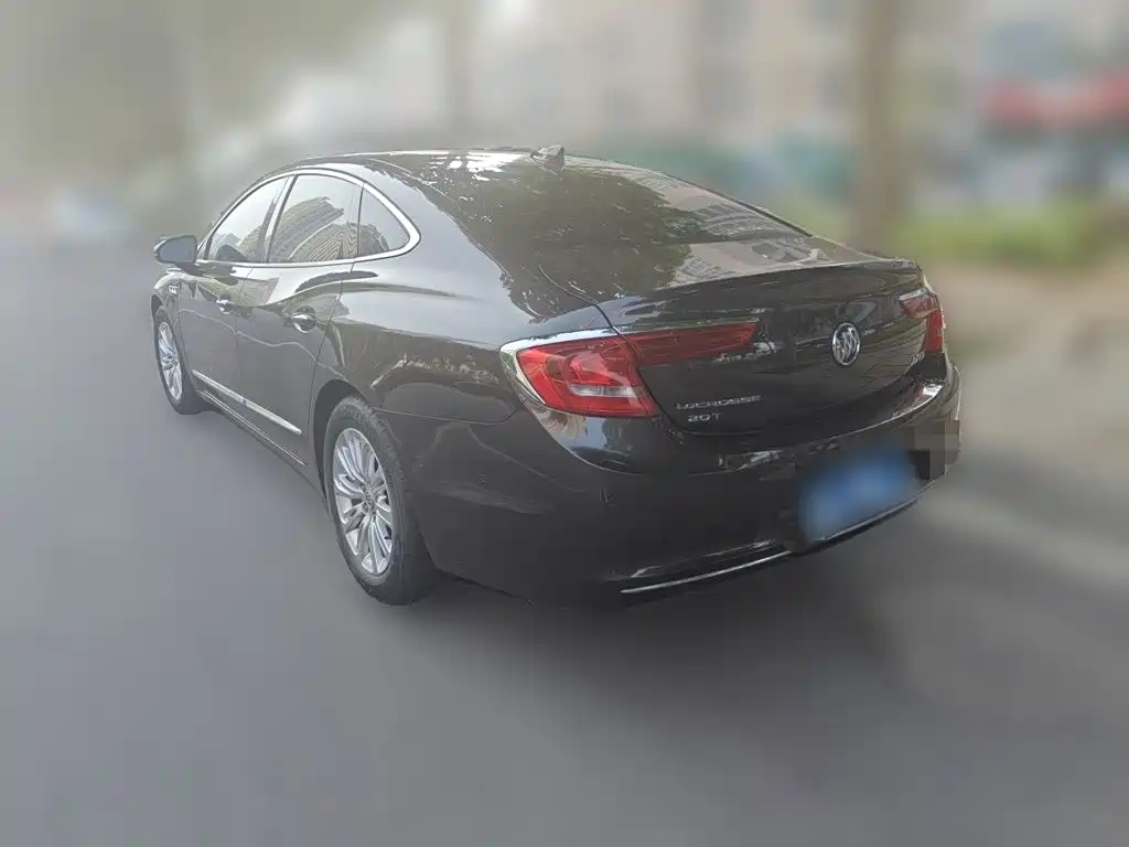 Buick LaCrosse — миниатюра 25
