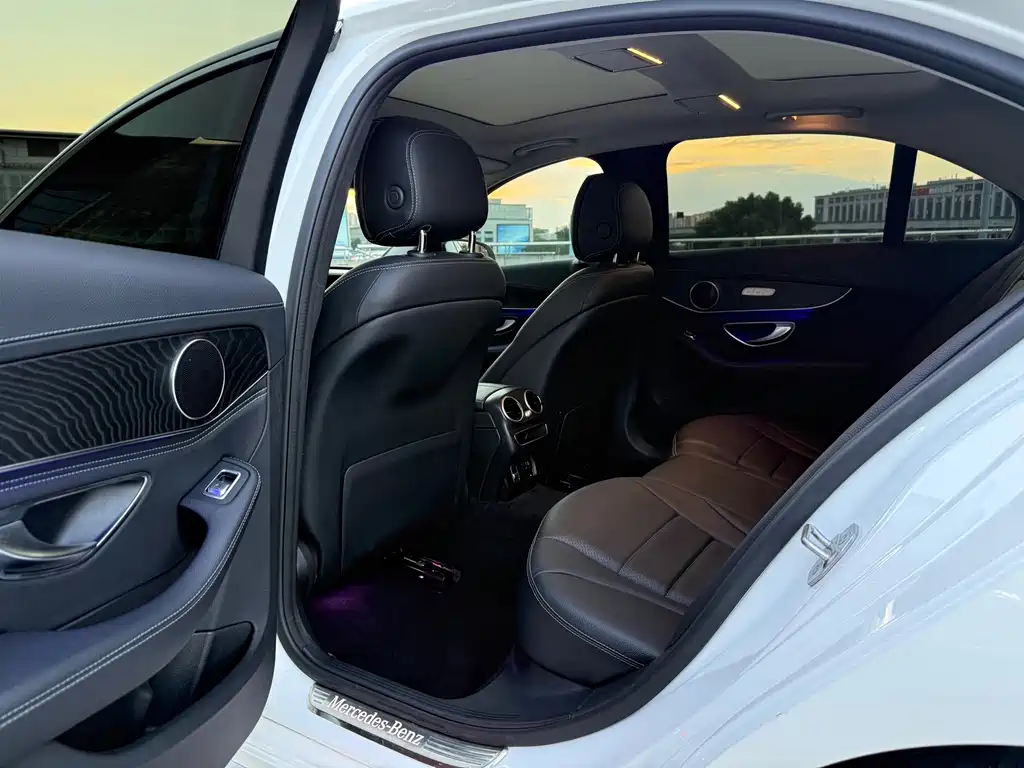 Mercedes-Benz C-Class — миниатюра 9