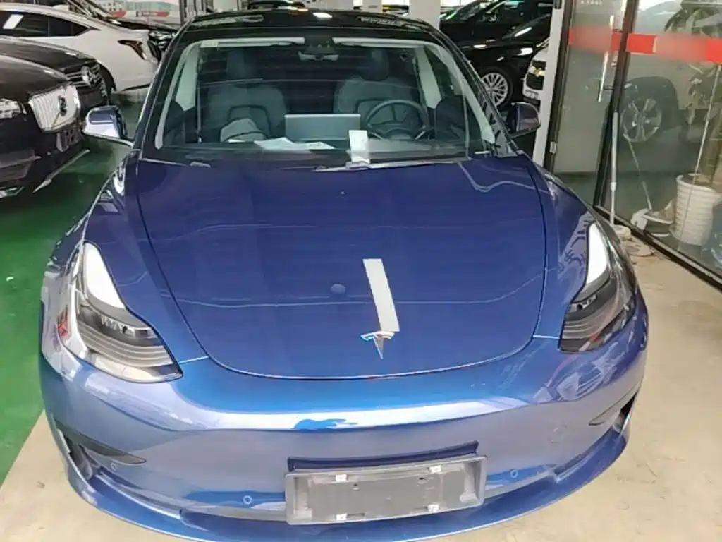 Tesla Model 3 — миниатюра 3
