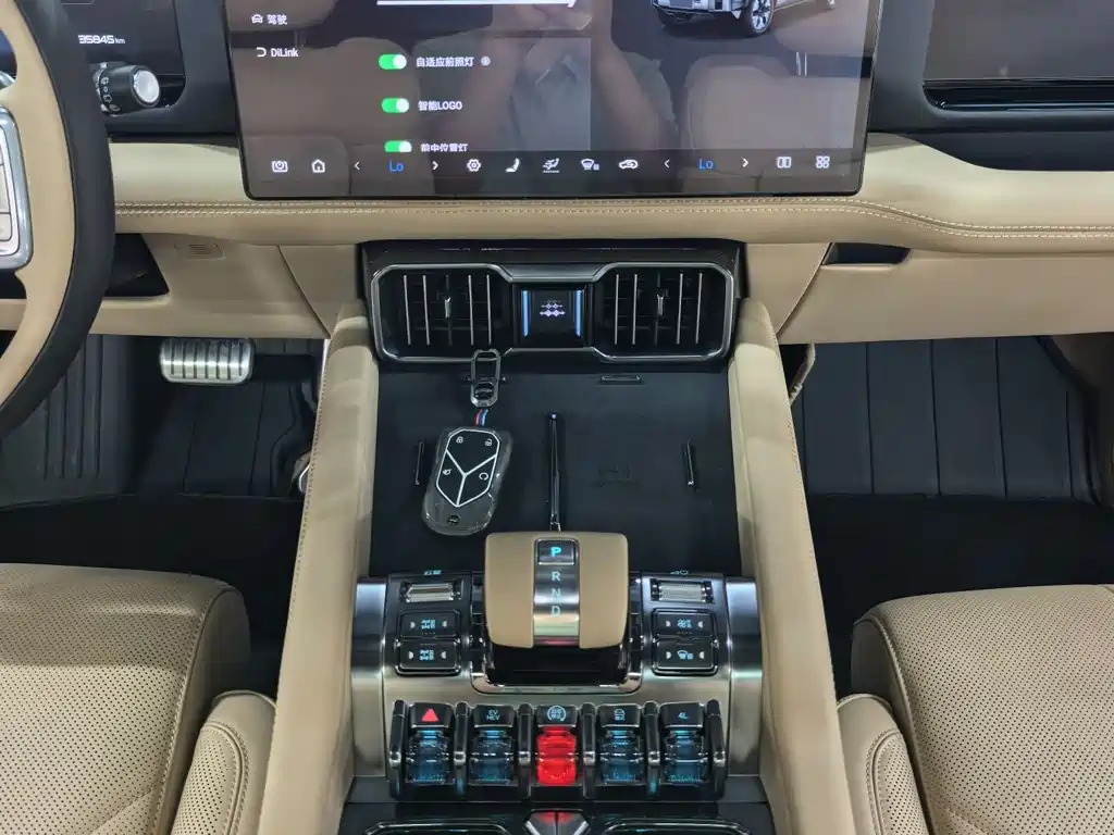 Fangchengbao Leopard 8 8 2025 Flagship 7 мест