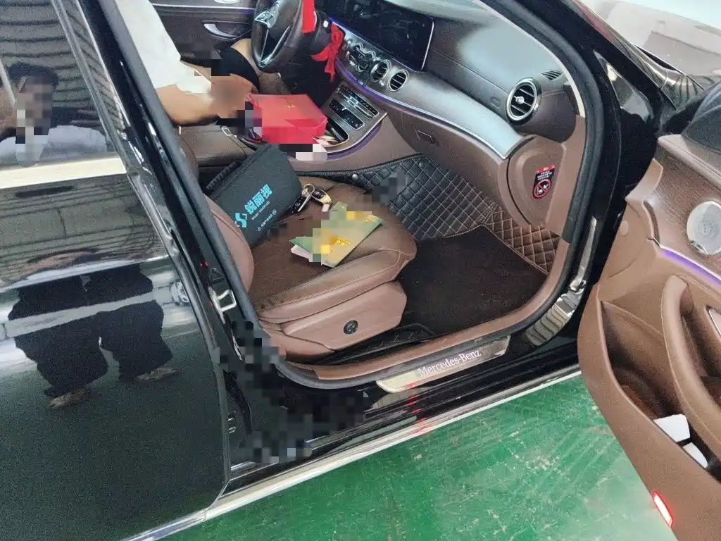 Mercedes-Benz E-Class — миниатюра 18