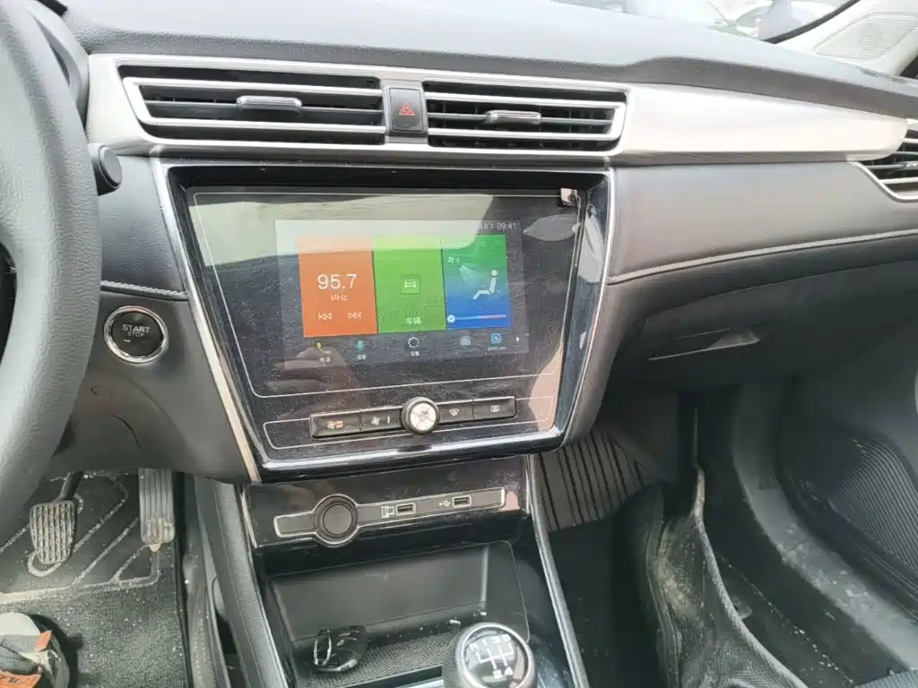 Roewe i5 — миниатюра 13