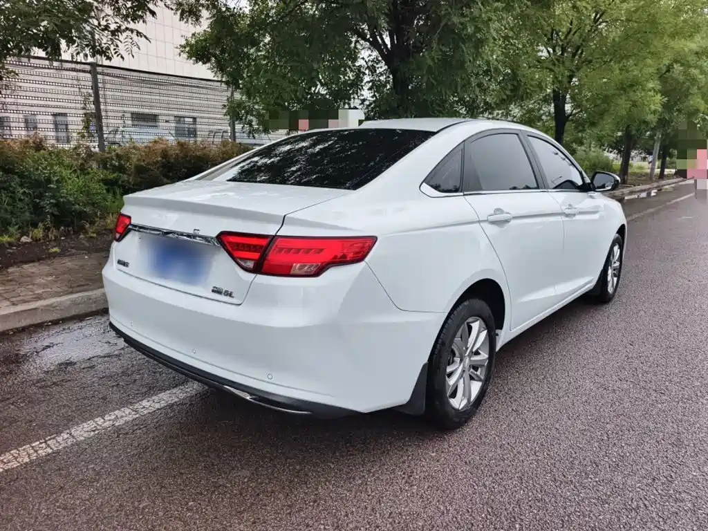 Geely Emgrand GL — миниатюра 12