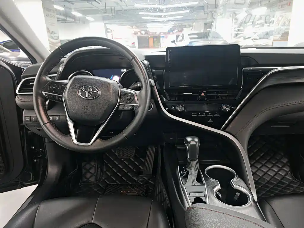 Toyota Camry — миниатюра 11