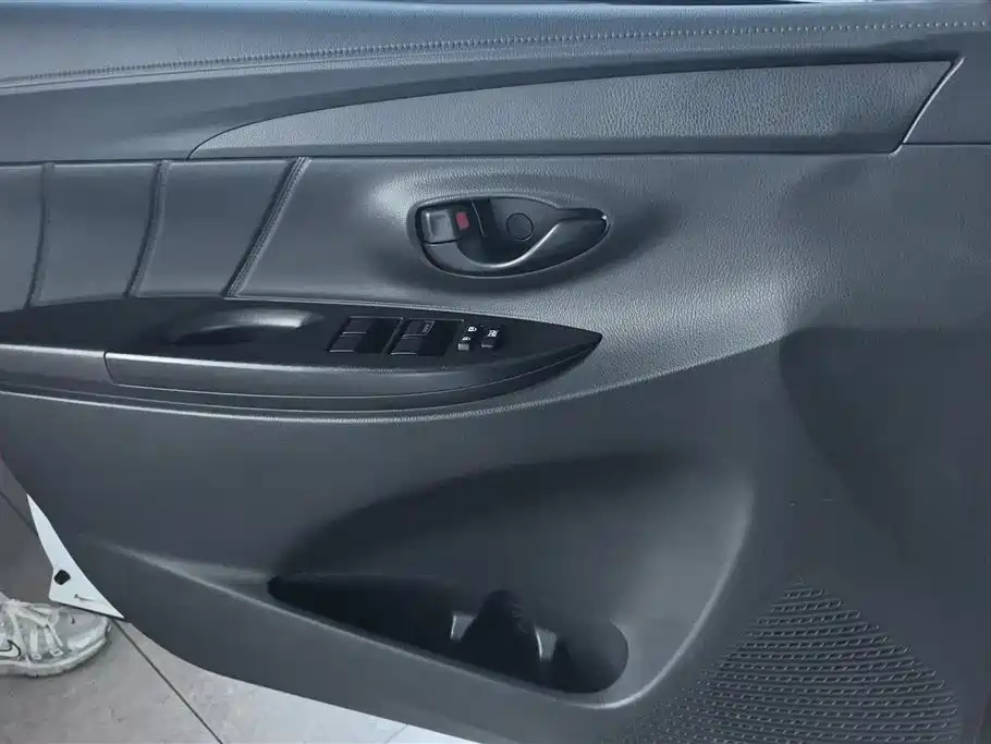 TOYOTA YARIS L ZHIXUAN