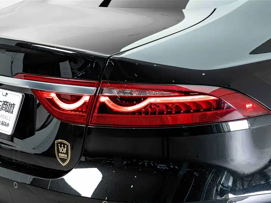 Jaguar XFL 2024 2.0T P250 Premium Luxury