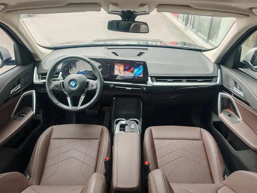 BMW iX1 — миниатюра 10