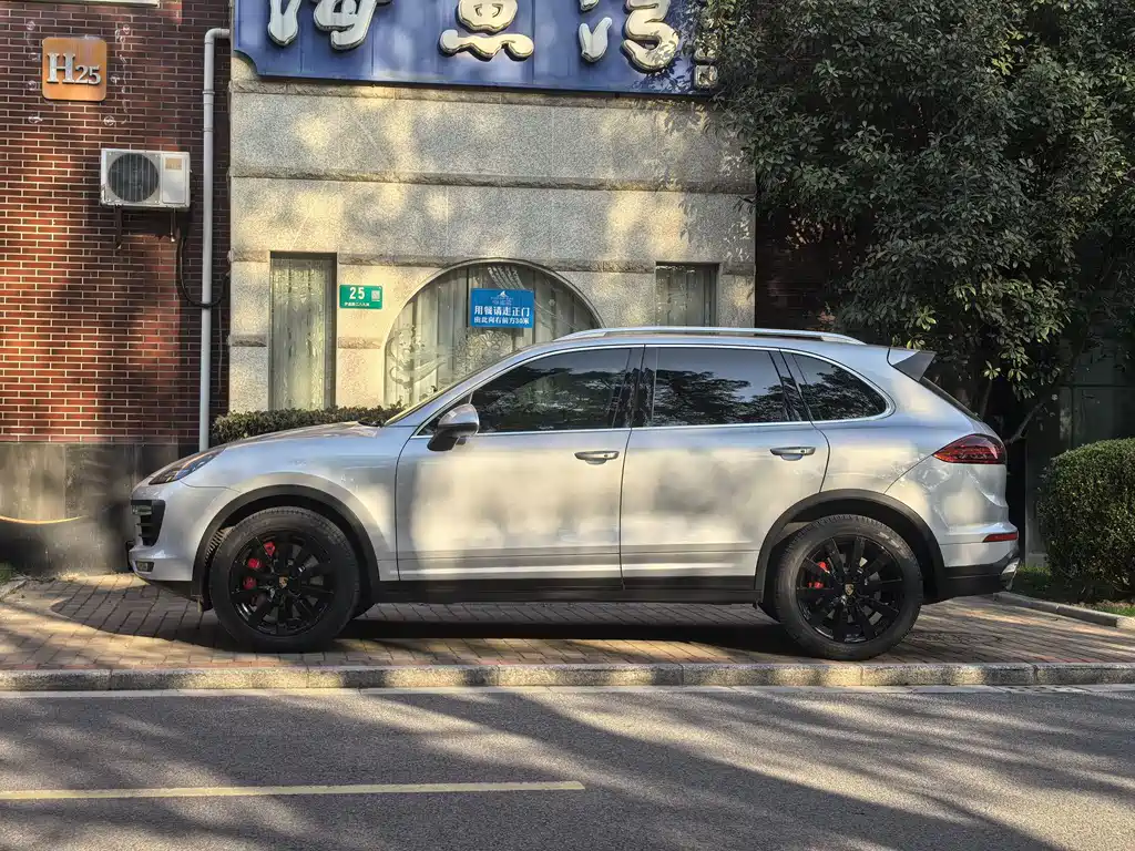 Porsche Cayenne 2015 Cayenne Turbo 4.8T
