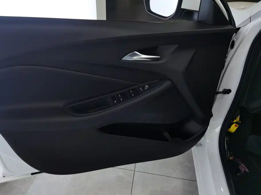Buick Verano — миниатюра 7