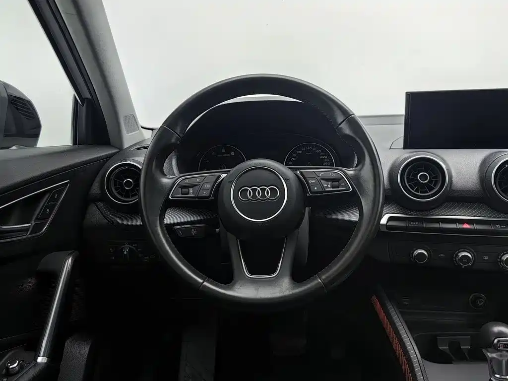 Audi Q2L — миниатюра 11