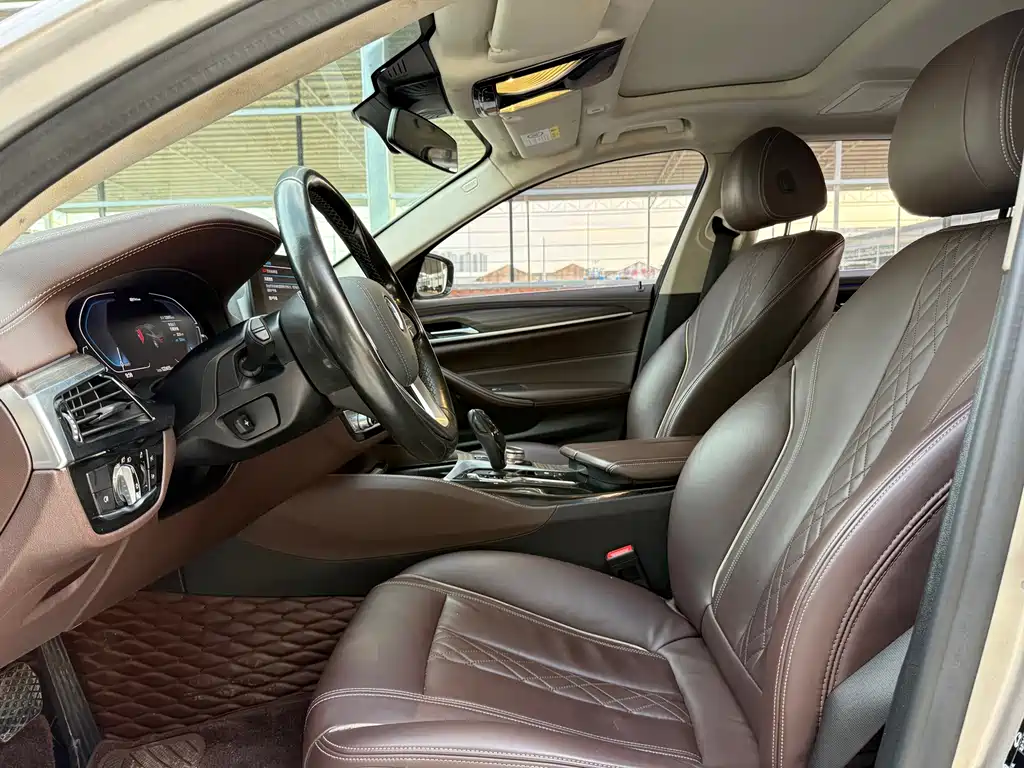 BMW 5 Series New Energy — миниатюра 17