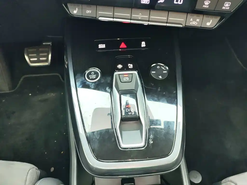 Audi Q4 e-tron — миниатюра 14