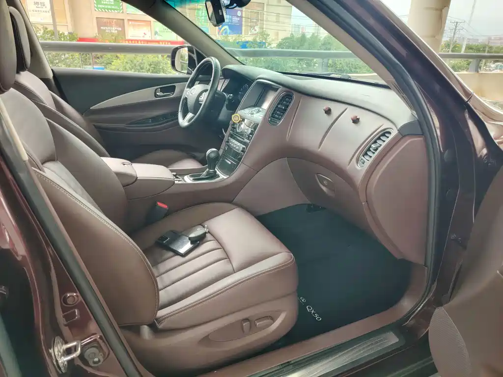 Infiniti QX50 2015 2.5L Enjoy