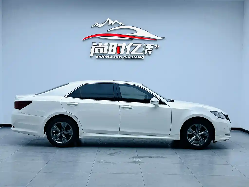 Toyota Crown 2015 2.5L Smart