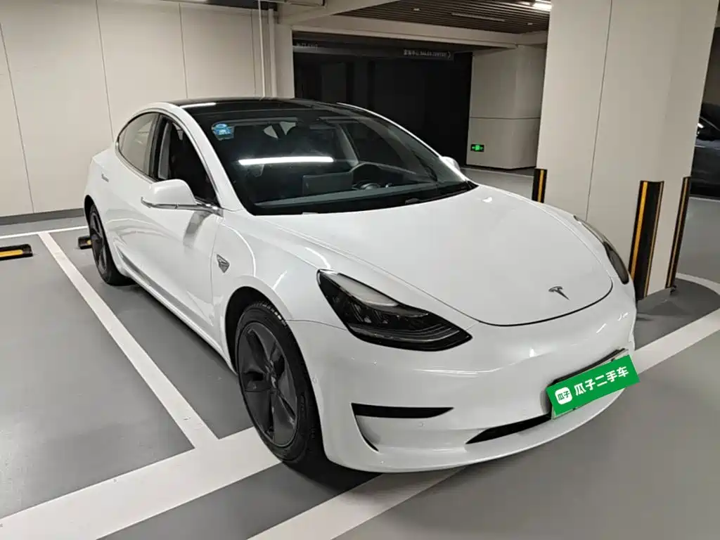 Tesla Model 3 — миниатюра 4