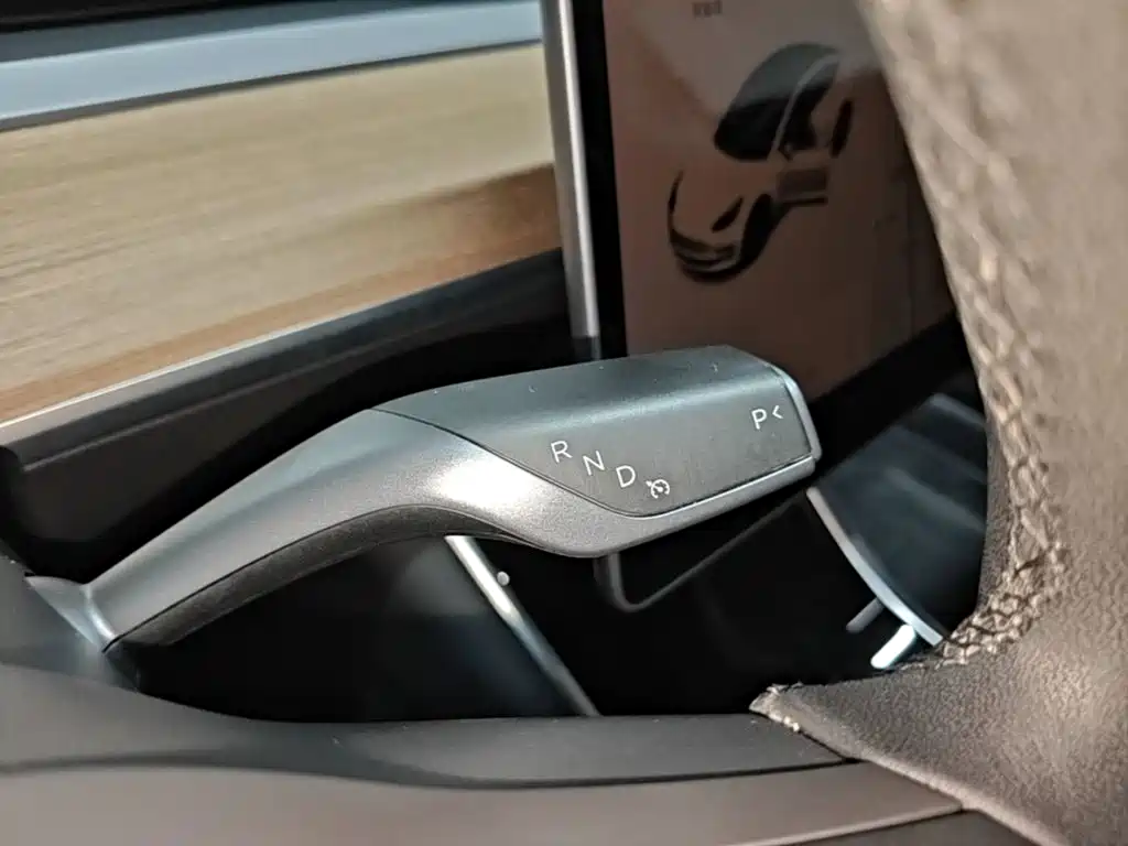 Tesla Model 3 — миниатюра 14