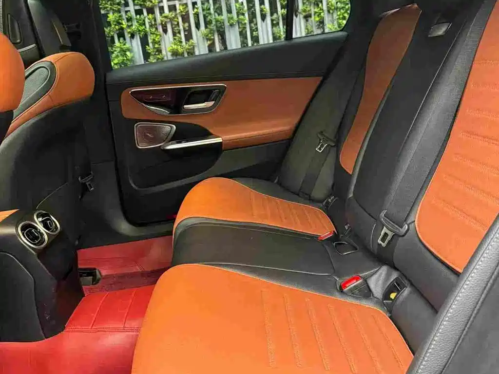 Mercedes-Benz C-Class — миниатюра 10