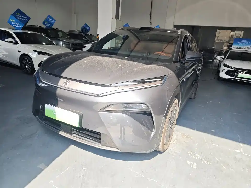 BYD Tang L
