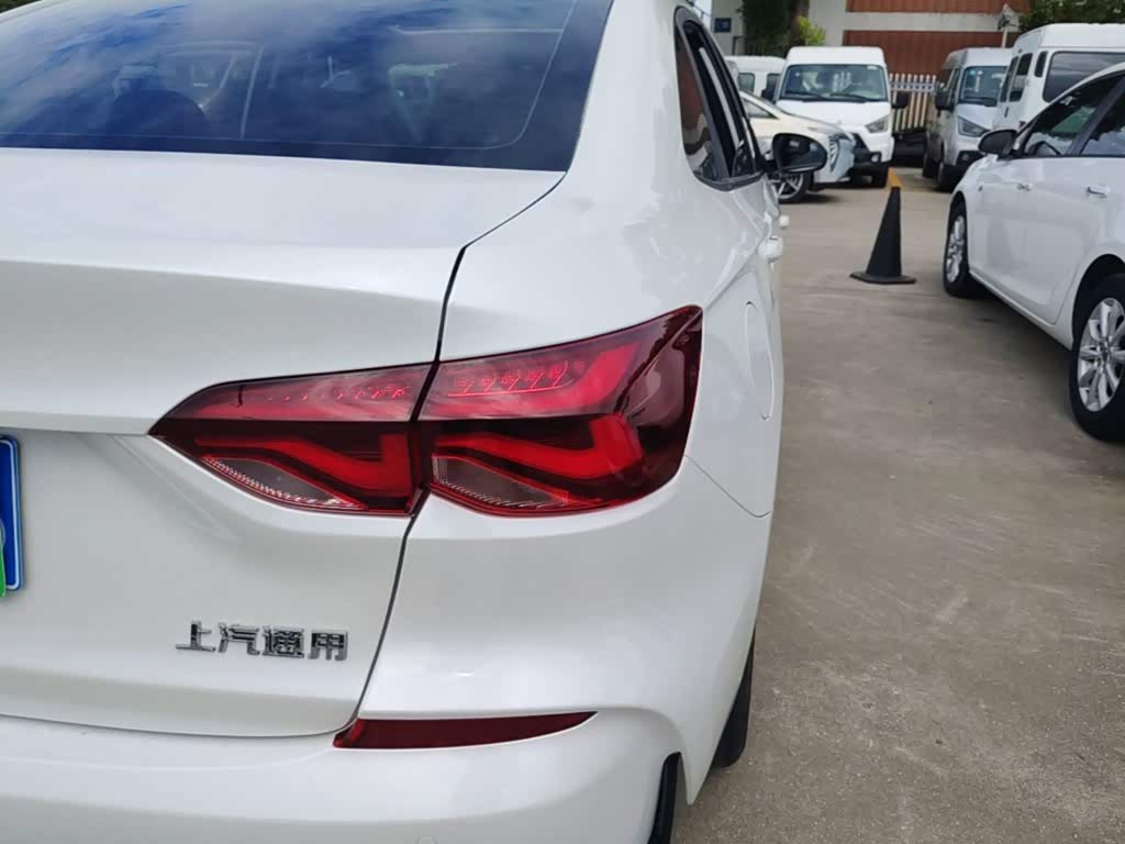 Chevrolet Monza 1.5 л 2024 г. Белый, пробег 14900 км
