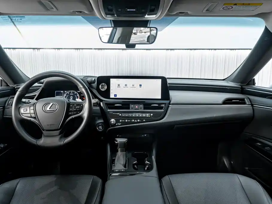 Lexus ES — миниатюра 15