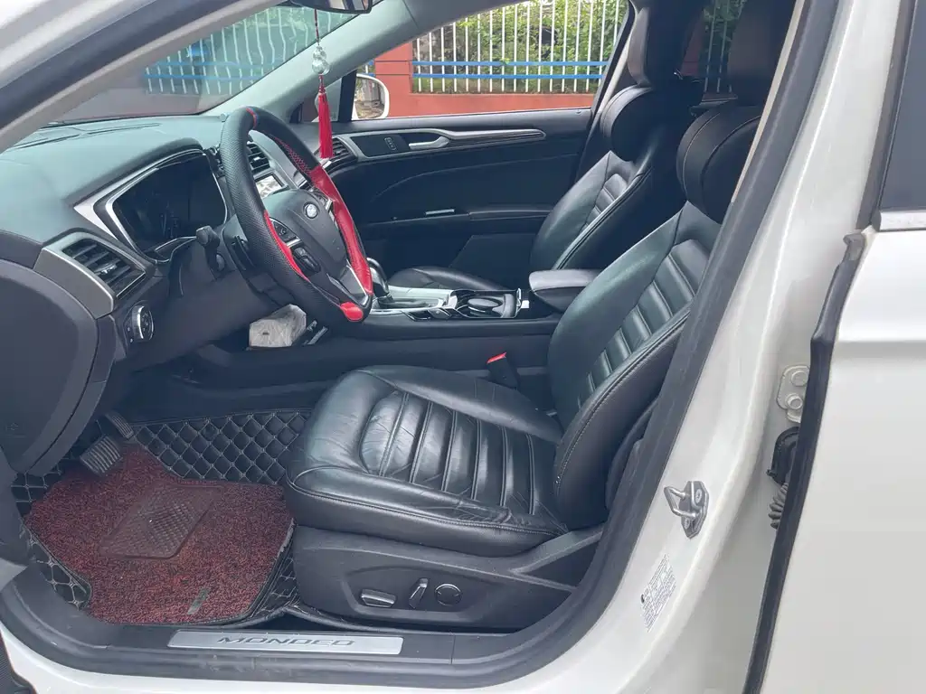 Ford Mondeo — миниатюра 11