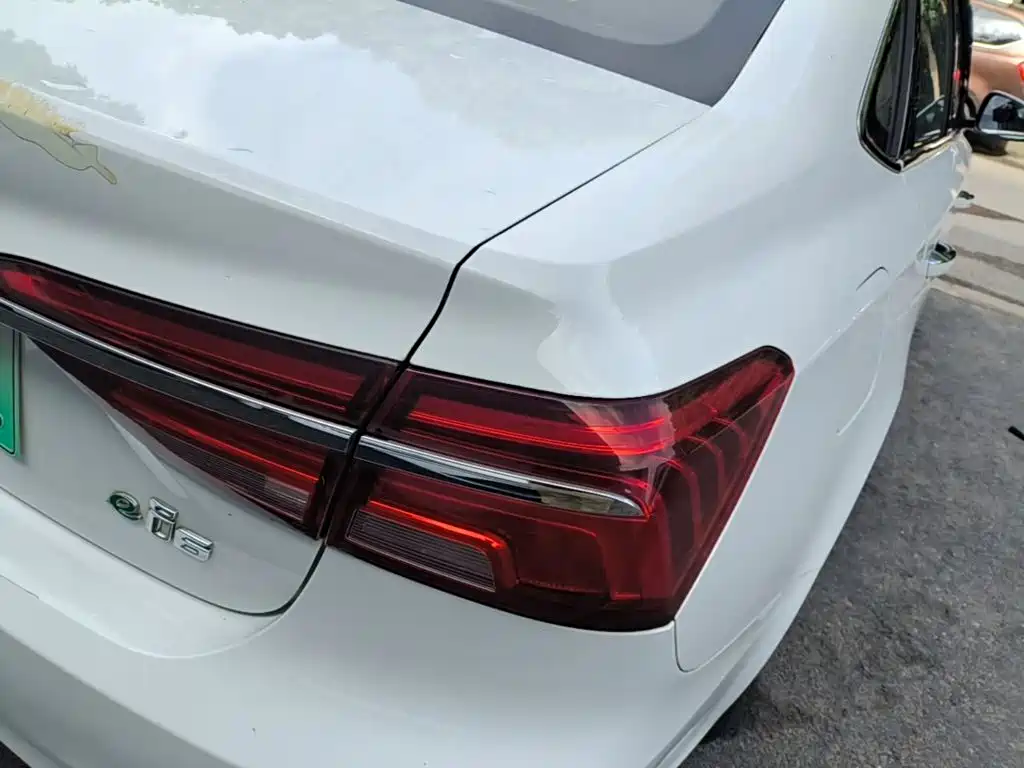 Roewe i6 New Energy — миниатюра 8
