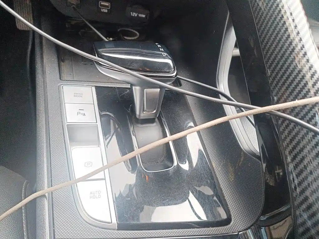 Hyundai Elantra — миниатюра 7