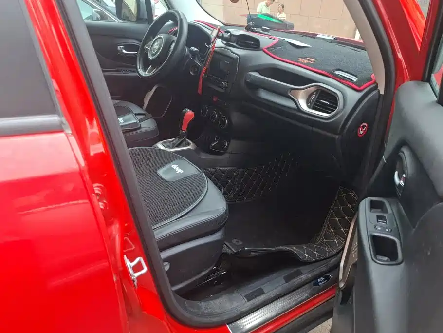 Jeep Renegade — миниатюра 8