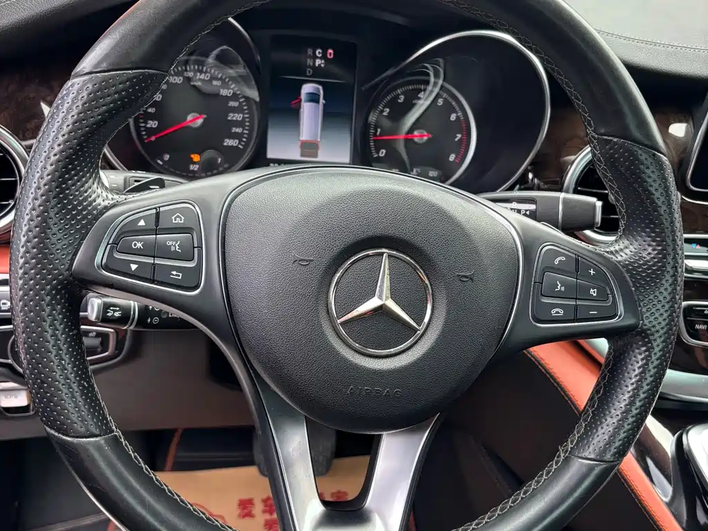 Mercedes-Benz V-Class — миниатюра 21