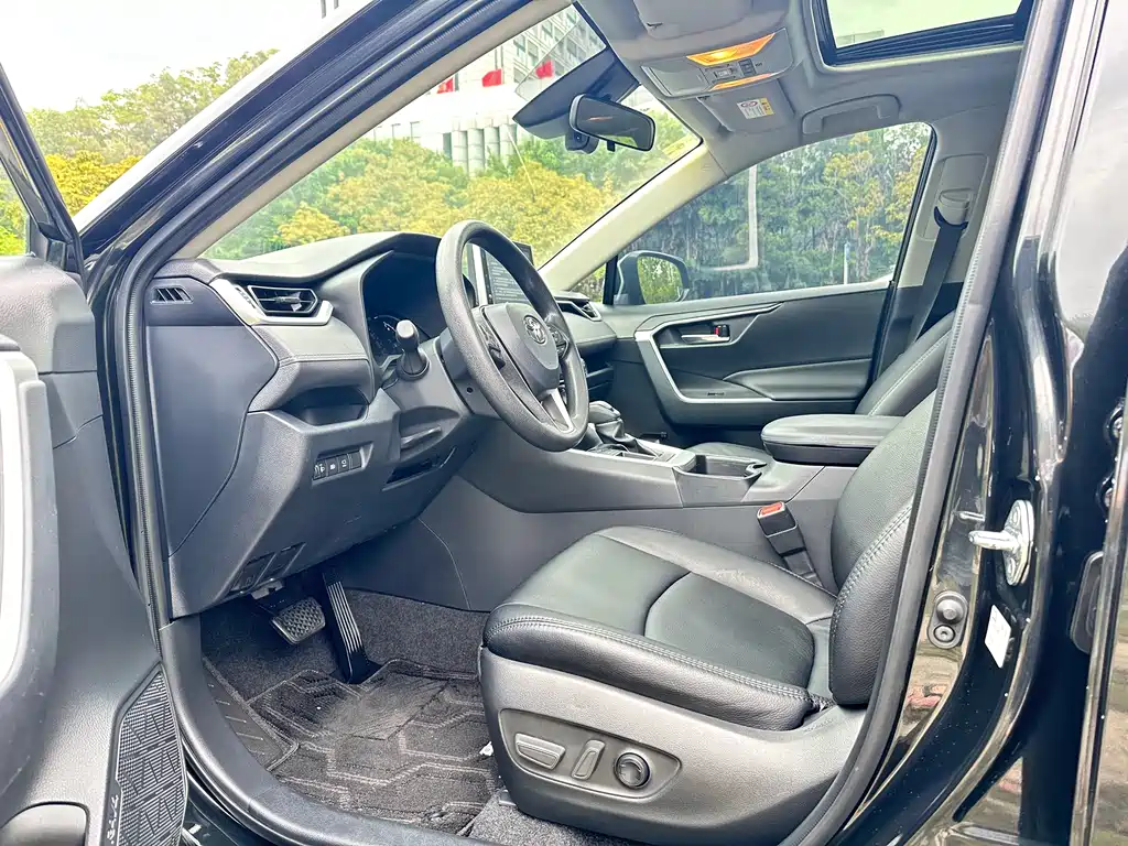 Toyota RAV4 2021 2.0L CVT