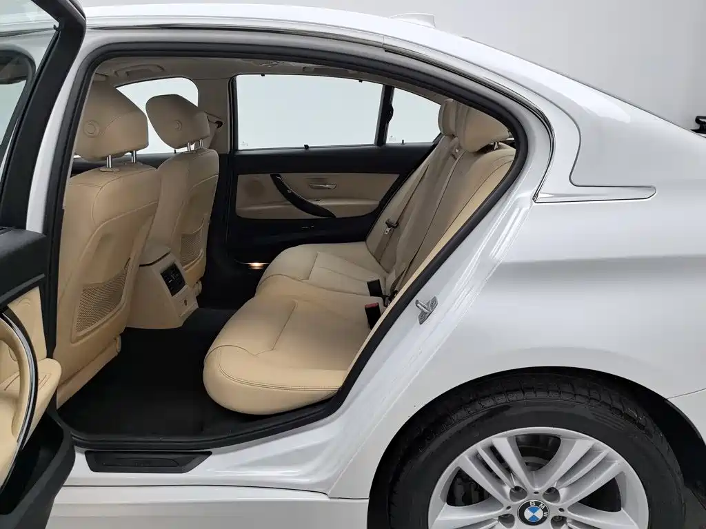BMW 3 Series — миниатюра 15