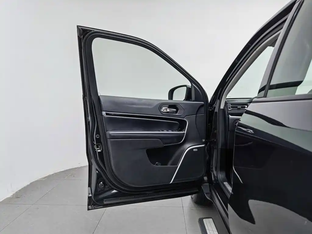 Jeep Grand Commander — миниатюра 8