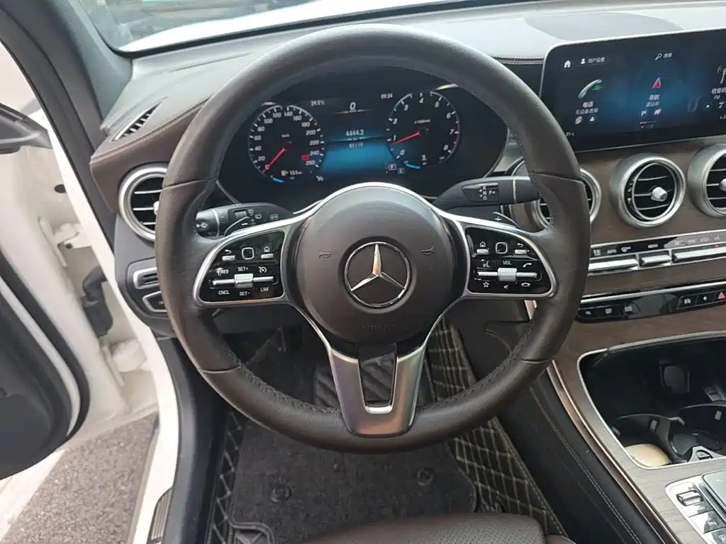 Mercedes-Benz GLC — миниатюра 11