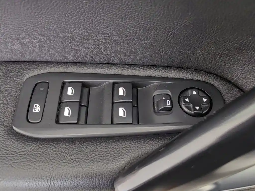 Peugeot 408 — миниатюра 9