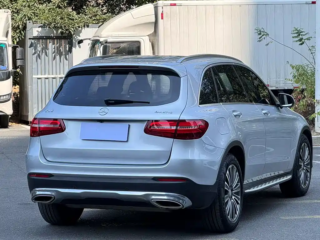 MERCEDES-BENZ GLC