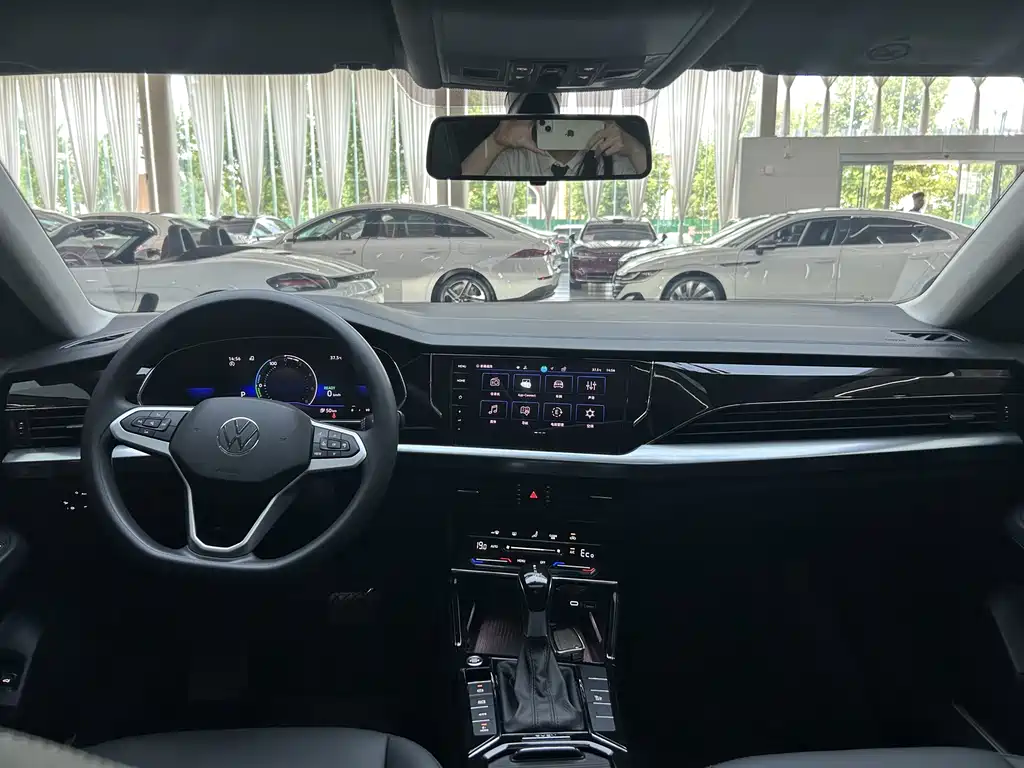 Volkswagen 帕萨特插电混动 — миниатюра 16