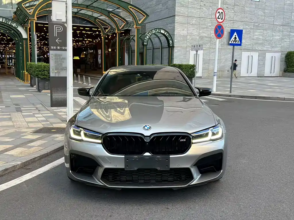 BMW M5