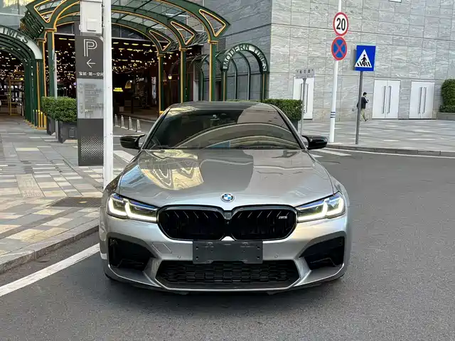 BMW M5