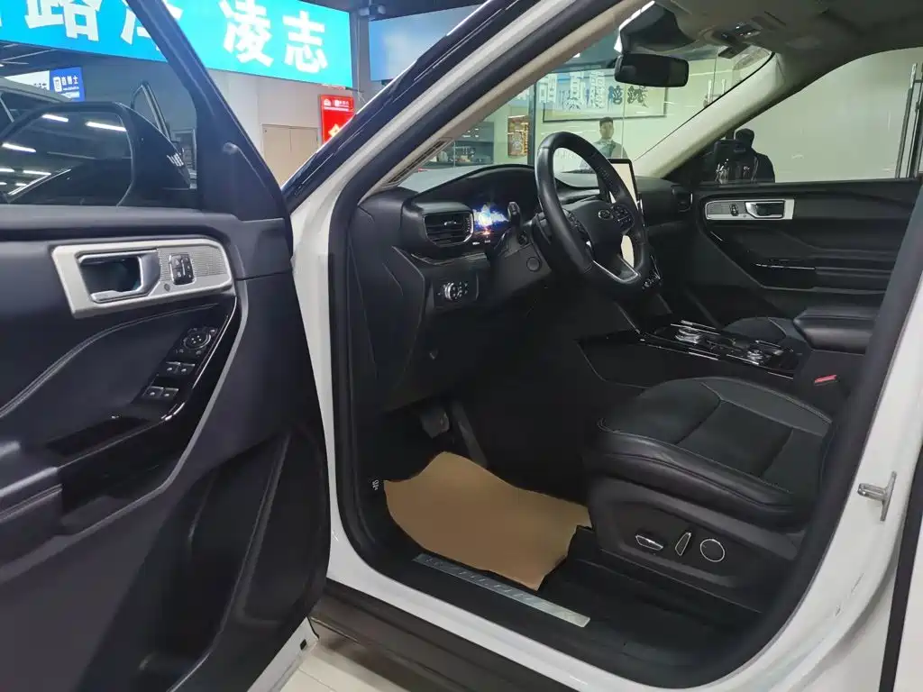 Ford Explorer — миниатюра 19