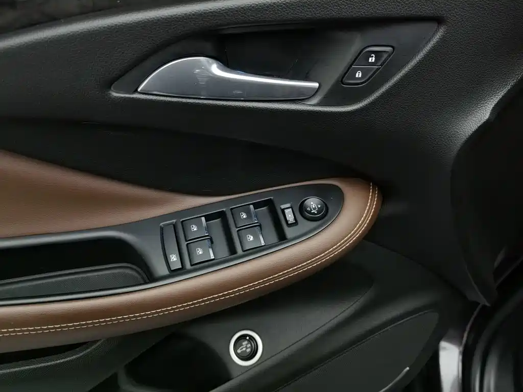 Buick Envision Plus — миниатюра 9